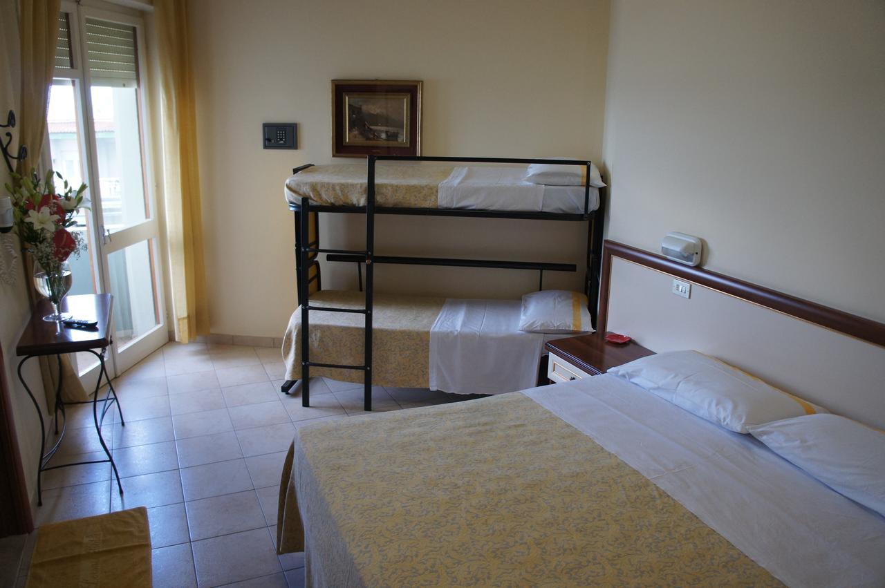 Hotel Nettuno Cattolica Dış mekan fotoğraf