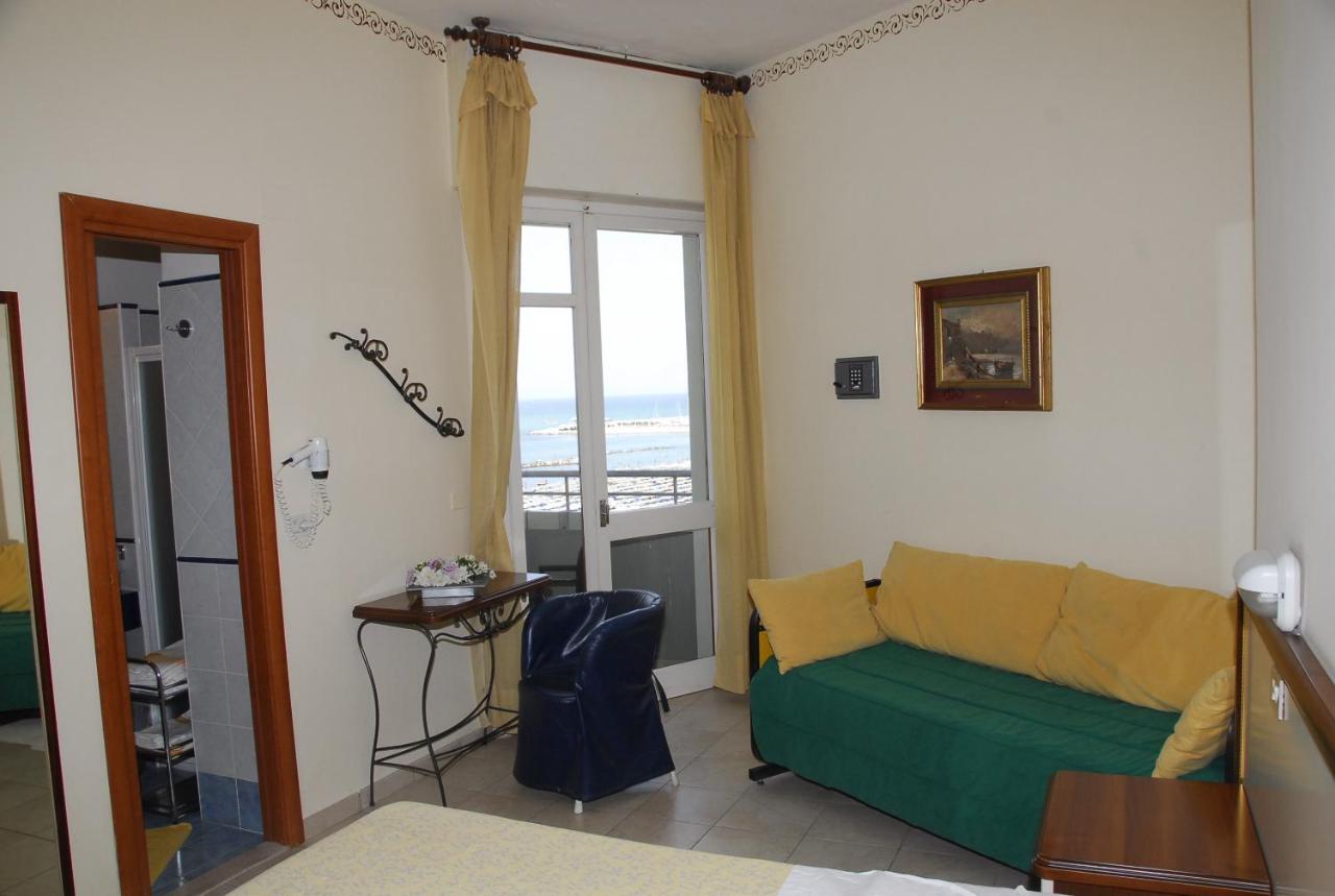 Hotel Nettuno Cattolica Dış mekan fotoğraf